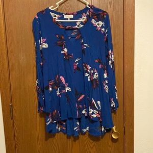 Beautifully flowy tunic